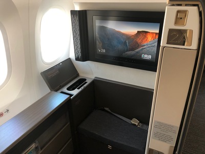 Review Oman Air First Class Suite Boeing 787-9 London to Muscat