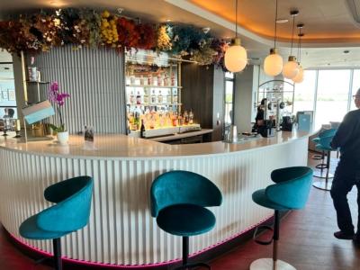 Plaza Premium Lounge Edinburgh bar